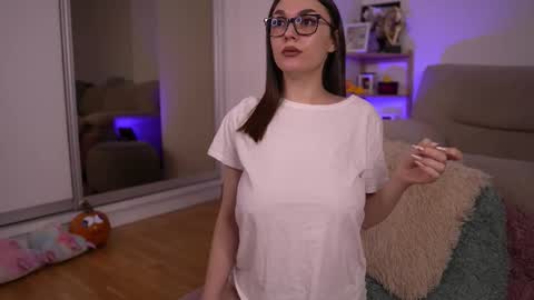 Mona Lisss online show from 11-25-25, 12:38