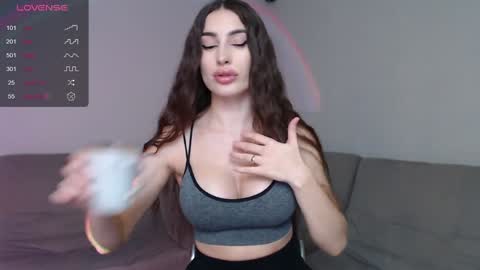 Snapshot of mona_saxxx chatting on 12-27-24, 04:43 Hey Guys im Mona. PVT is Open Please Make me CUM online show from 12-27-24, 04:43