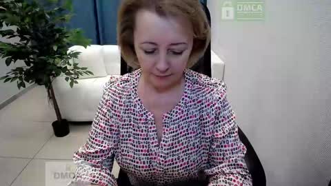 Snapshot of mona_w chatting on 02-27-26, 10:59 Mona online show from 02-27-26, 10:59