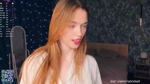 Snapshot of monabrickell chatting on 11-30-25, 07:40 Mona online show from 11-30-25, 07:40