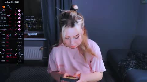 Snapshot of monalauu chatting on 02-08-26, 03:32 online show from 02-08-26, 03:32