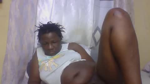 Snapshot of monalisaah chatting on 12-17-25, 11:44 monalisaah online show from 12-17-25, 11:44