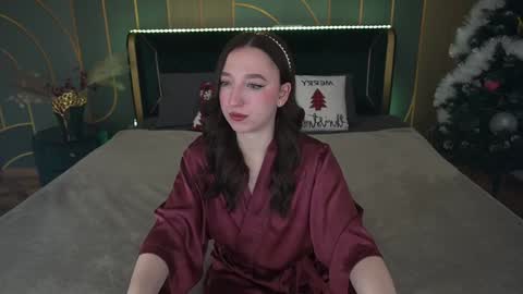 Snapshot of monamourrrr chatting on 12-30-24, 07:04 Taina online show from 12-30-24, 07:04