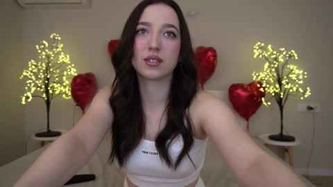 Snapshot of monamourrrr chatting on 02-20-25, 07:23 Taina online show from 02-20-25, 07:23