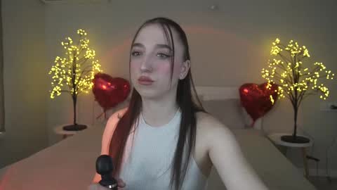 Snapshot of monamourrrr chatting on 03-12-25, 07:02 Taina online show from 03-12-25, 07:02