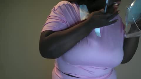 Snapshot of moni_simone chatting on 06-02-26, 12:45 moni_simone online show from 06-02-26, 12:45