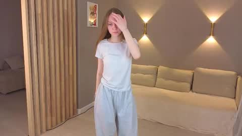 Snapshot of monicabiluci chatting on 11-25-25, 04:18 my name is Nika online show from 11-25-25, 04:18