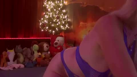 Snapshot of monicutex chatting on 12-28-24, 02:11 Monika online show from 12-28-24, 02:11