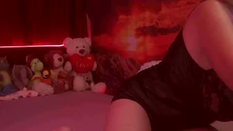 Snapshot of monicutex chatting on 09-12-25, 01:17 Monika online show from 09-12-25, 01:17