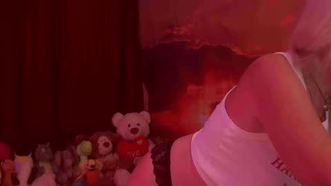 Snapshot of monicutex chatting on 10-16-25, 12:44 Monika online show from 10-16-25, 12:44