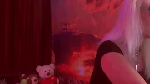 Snapshot of monicutex chatting on 10-31-25, 02:56 Monika online show from 10-31-25, 02:56