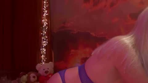 Snapshot of monicutex chatting on 12-14-25, 02:50 Monika online show from 12-14-25, 02:50