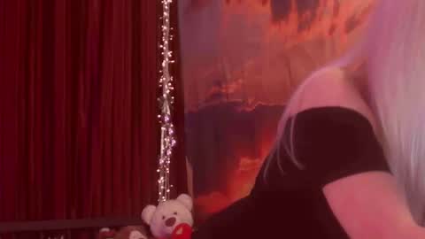 Monika    online show from 03-31-26, 12:12