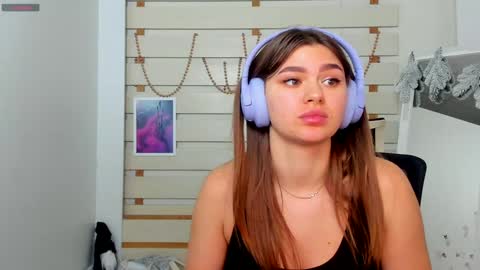 Snapshot of monika_youu chatting on 12-20-24, 04:57 Monika online show from 12-20-24, 04:57