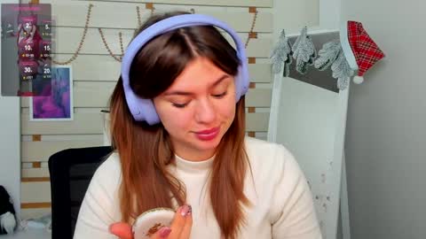 Snapshot of monika_youu chatting on 12-21-24, 08:18 Monika online show from 12-21-24, 08:18