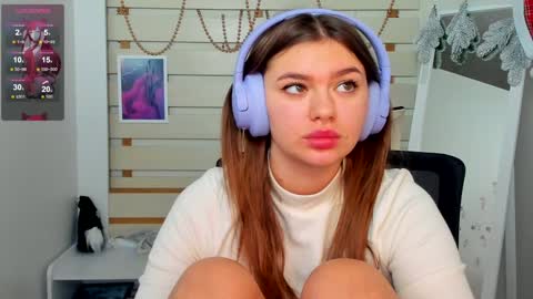 Snapshot of monika_youu chatting on 12-21-24, 11:22 Monika online show from 12-21-24, 11:22