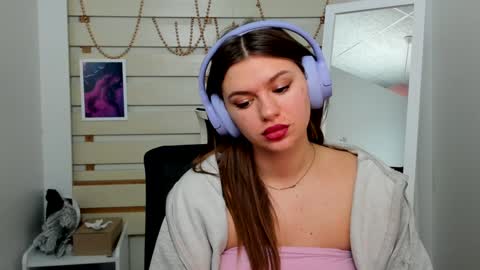 Snapshot of monika_youu chatting on 01-19-25, 10:50 Monika online show from 01-19-25, 10:50