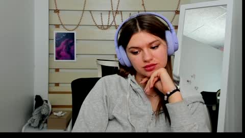 Snapshot of monika_youu chatting on 01-19-25, 02:17 Monika online show from 01-19-25, 02:17