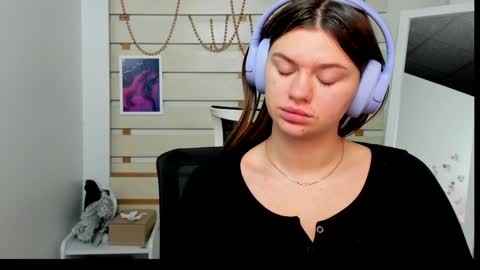 Snapshot of monika_youu chatting on 01-23-25, 07:00 Monika online show from 01-23-25, 07:00