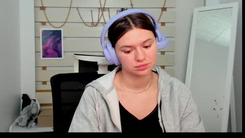 Snapshot of monika_youu chatting on 01-27-25, 10:16 Monika online show from 01-27-25, 10:16