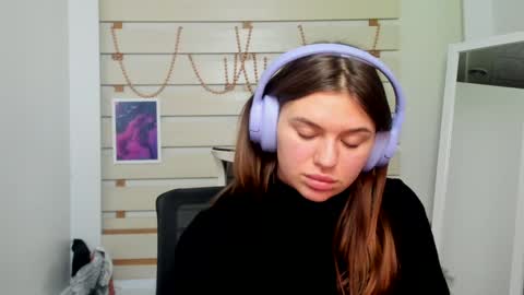 Snapshot of monika_youu chatting on 02-07-25, 09:15 Monika online show from 02-07-25, 09:15