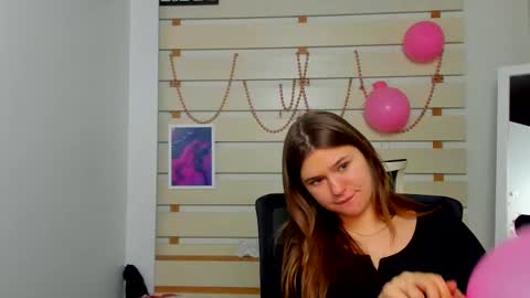 Snapshot of monika_youu chatting on 02-13-25, 09:17 Monika online show from 02-13-25, 09:17