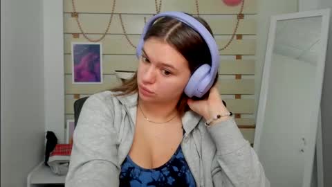 Snapshot of monika_youu chatting on 02-25-25, 01:17 Monika online show from 02-25-25, 01:17