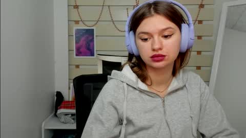 Snapshot of monika_youu chatting on 02-25-25, 04:21 Monika online show from 02-25-25, 04:21