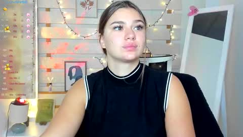 Snapshot of monika_youu chatting on 10-15-25, 01:44 Monika online show from 10-15-25, 01:44