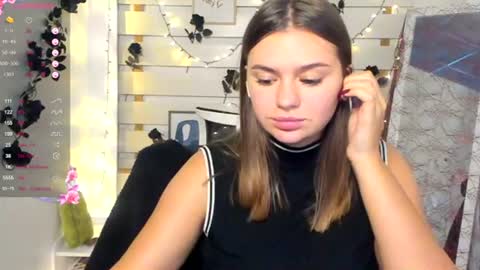 Snapshot of monika_youu chatting on 10-29-25, 01:35 Monika online show from 10-29-25, 01:35