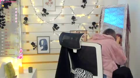 Snapshot of monika_youu chatting on 10-30-25, 02:07 Monika online show from 10-30-25, 02:07