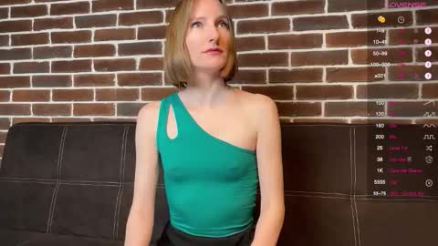 Snapshot of monikabos chatting on 11-13-25, 09:58 MonikaBos online show from 11-13-25, 09:58