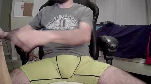 Snapshot of monkey_4u chatting on 10-13-25, 12:32 monkey_4u online show from 10-13-25, 12:32
