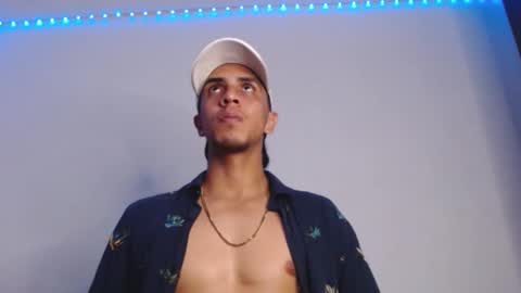 Snapshot of monkey_uchiha77 chatting on 01-08-26, 09:17 simon dice online show from 01-08-26, 09:17