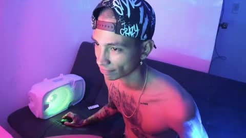 monkeyd_66 online show from 12-17-24, 08:23