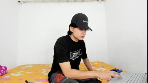 Snapshot of monky_0002 chatting on 05-21-26, 04:25 monky_0002 online show from 05-21-26, 04:25