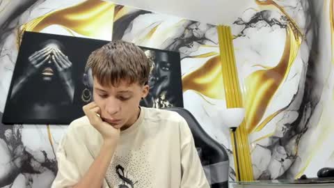 Snapshot of mono_blonde chatting on 06-11-26, 11:41 mono_blonde online show from 06-11-26, 11:41