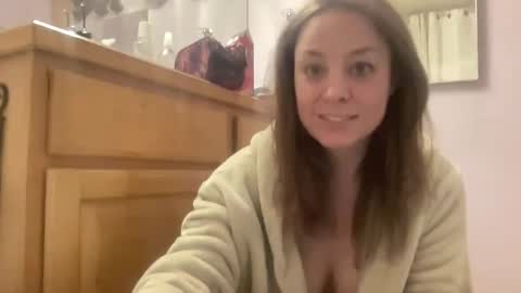 Snapshot of monroelovesyou chatting on 01-19-25, 04:33 Monroe online show from 01-19-25, 04:33