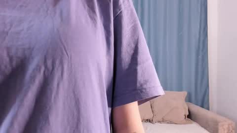 Snapshot of monserratecosden chatting on 12-16-25, 08:52 My name is Emily online show from 12-16-25, 08:52