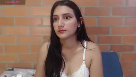 Luisa online show from 04-18-26, 03:05
