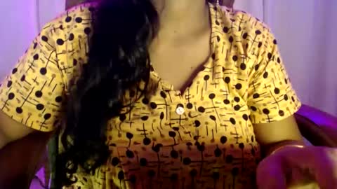 Maya online show from 09-10-25, 01:22