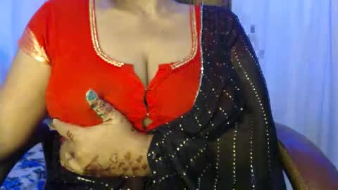 Maya online show from 10-31-25, 11:44