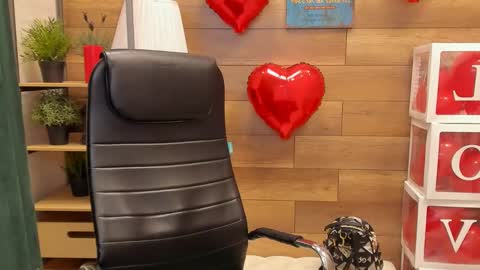 Snapshot of moon13152 chatting on 02-18-25, 06:58 Katrin online show from 02-18-25, 06:58