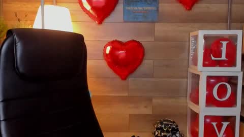 Snapshot of moon13152 chatting on 02-28-25, 10:28 Katrin online show from 02-28-25, 10:28