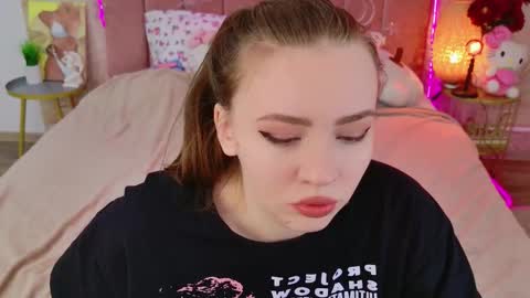 Moon  Bunny online show from 02-12-26, 12:22