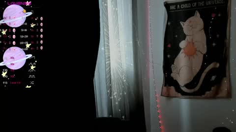 Snapshot of moon__girl chatting on 05-20-26, 11:05 Roxy online show from 05-20-26, 11:05