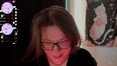 Snapshot of moon__girl chatting on 06-14-26, 06:43 Roxy online show from 06-14-26, 06:43
