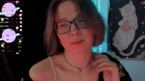 Snapshot of moon__girl chatting on 06-15-26, 07:05 Roxy online show from 06-15-26, 07:05