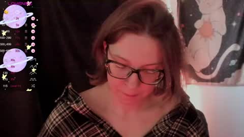 Snapshot of moon__girl chatting on 07-23-26, 06:28 Roxy online show from 07-23-26, 06:28