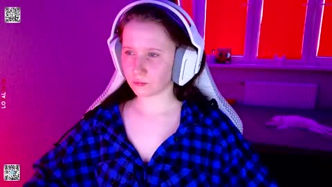 Lola online show from 03-31-26, 09:21